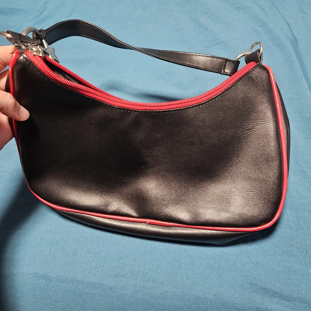 Sourpuss Black and Red Leather Hearse Shoulder Bag - Picture 2 of 9